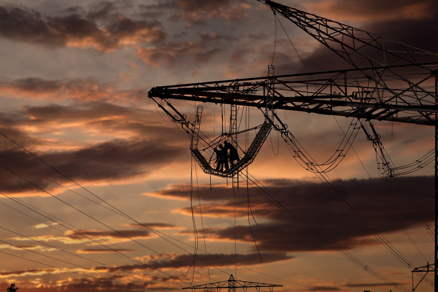 Bild 1 In der öffentlichen Diskussion stehen beim Umbau des Stromsystems vor allem die Übertragungsnetze im Fokus. Die Elektrifizierung von Wärme, Mobilität und dezentraler Stromerzeugung ist aber insbesondere eine Herausforderung für die Verteilnetze.