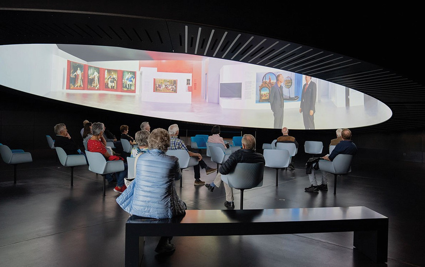 Bild 3 Das Panorama im Erdgeschoss des Museum zeigt in einer Mediashow die Geschichte Bayerns.