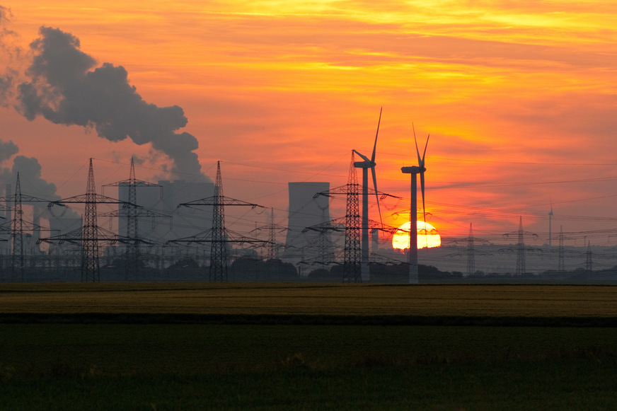 Bild 1 Bei der Energiewende sind der jährliche Anteil erneuerbarer Energien am Stromverbrauch und der Emissionsfaktor für den Strommix wichtige Messlatten. Ein Emissionsfaktor für den von Wärmepumpen genutzten Netzstrom gibt es bisher nicht. Er würde einen Kritikpunkt entschärfen.