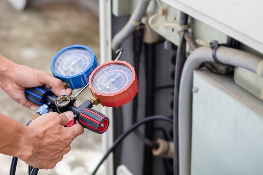 Bild 7 Um möglichst große Bestände an recyceltem Kältemittel wie zum Beispiel R410A im Markt zu halten, ist die sortenreine Entnahme aus Bestandsanlagen besonders wichtig.