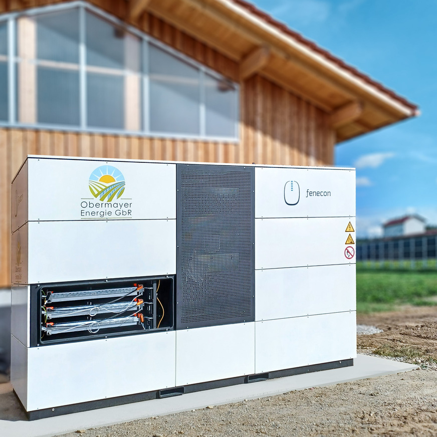 Bild 1 Fenecon-Stromspeicher Industrial L für einen vertikalen Agri-Photovoltaikpark in Kirchweidach.