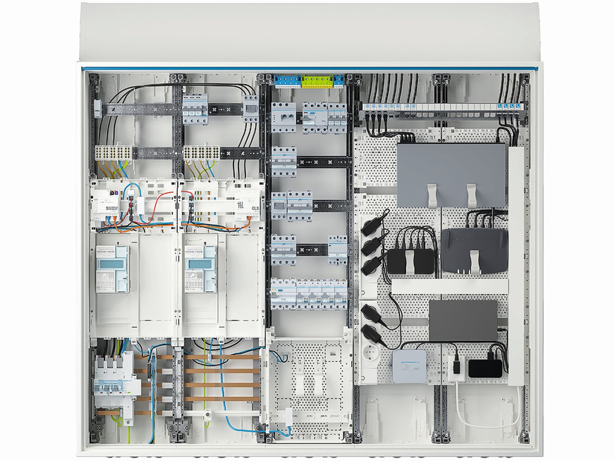 Hager: Technikzentrale mit Komplett- und Messkonzeptefeld.