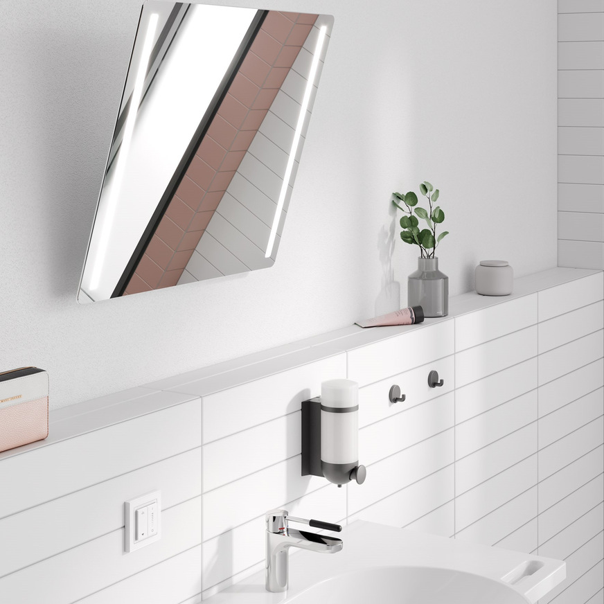 Hewi: Motorisierte Kippspiegel mit integrierter LED-Beleuchtung.