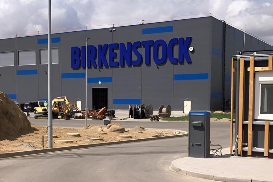 Bild 2 Birkenstock-Werk in Pasewalk kurz vor Fertigstellung.