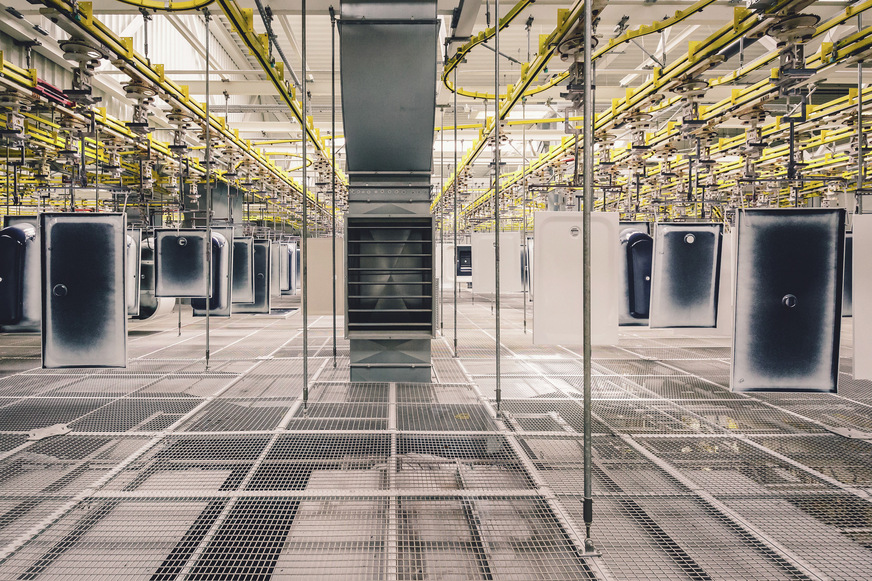 Über 25 Mio. Produktvarianten machen den Produktionsprozess von Bette komplex und können zu Engpässen an einzelnen Maschinen oder Arbeitsplätzen führen.