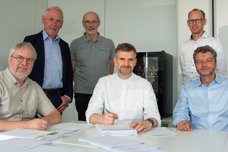 Freuen sich auf die künftige Zusammenarbeit (v. l.): Jochen Marwede (Vorstand, Wendeware AG), Dr. Wilhelm Krüger (Aufsichtsratsvorsitzender, Wendeware AG), Dr. Franz-Josef Pfreundt (stv. Aufsichtsratsvorsitzender, Wendeware AG), Paul Sebastian Schwenk (CEO, Theben AG), Jens Wierichs (Head of Business Unit – Detection & Lighting, Theben AG), Michael Matthesius (Vorstand Technik, Theben AG).