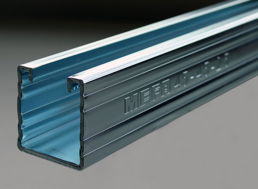 Montageschienen wie die Stex45 machen die Installation von Rohren und Kabeln einfacher, schneller und sicherer. Sie werden seit 1996 produziert.