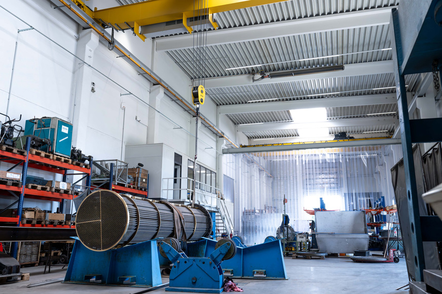 Viele der 60&nbsp;000&nbsp;calorSchwank-Dunkelstrahler werden, wie hier bei Mayr & Wilhelm in Hamburg, in der verarbeitenden Industrie als energieeffiziente Heizungslösung eingesetzt.