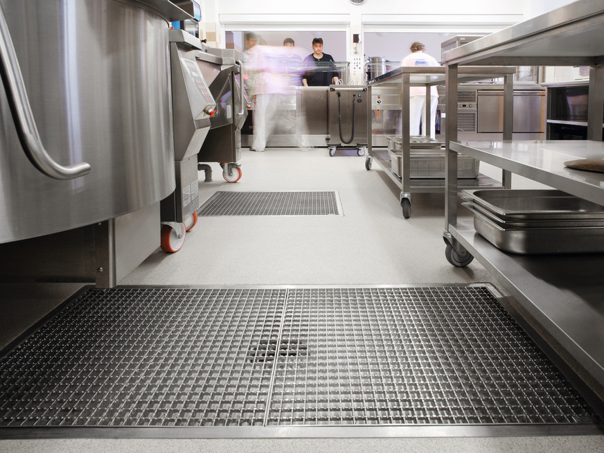 Bild 4 Radien statt Ecken: Schmutz kann sich in Rundungen weniger festsetzen als in Ecken; auch das Wasser, das den Schmutz abtransportiert, fließt in Rundungen besser ab.