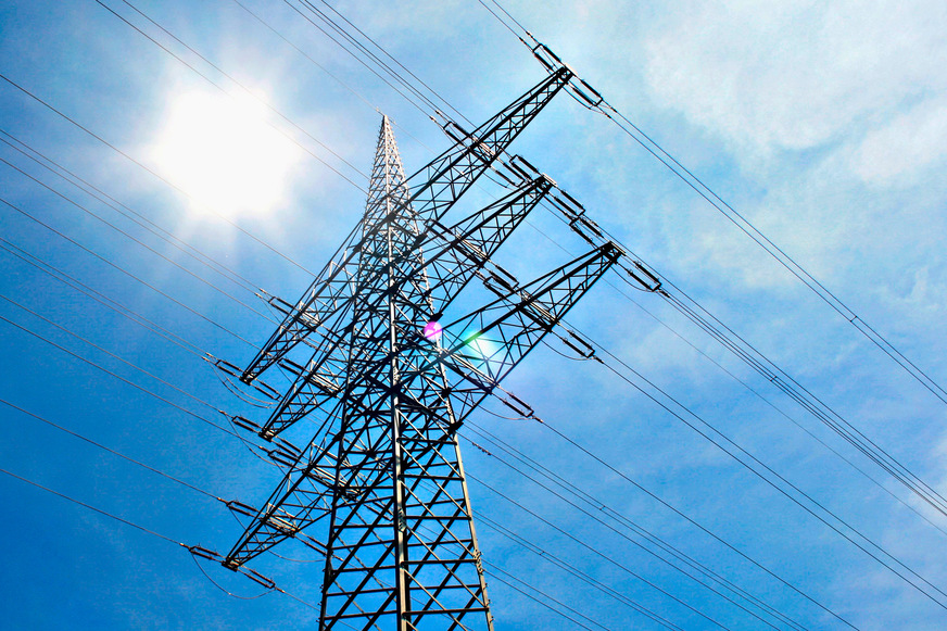 Bild 4 Für das künftig erforderliche Stromnetz sind Investitionen erforderlich, die typischerweise langfristig über das Netzentgelt refinanziert werden. Ein steigendes Netzentgelt verteuert Wärmepumpenstrom jedoch nicht in gleichem Maße.