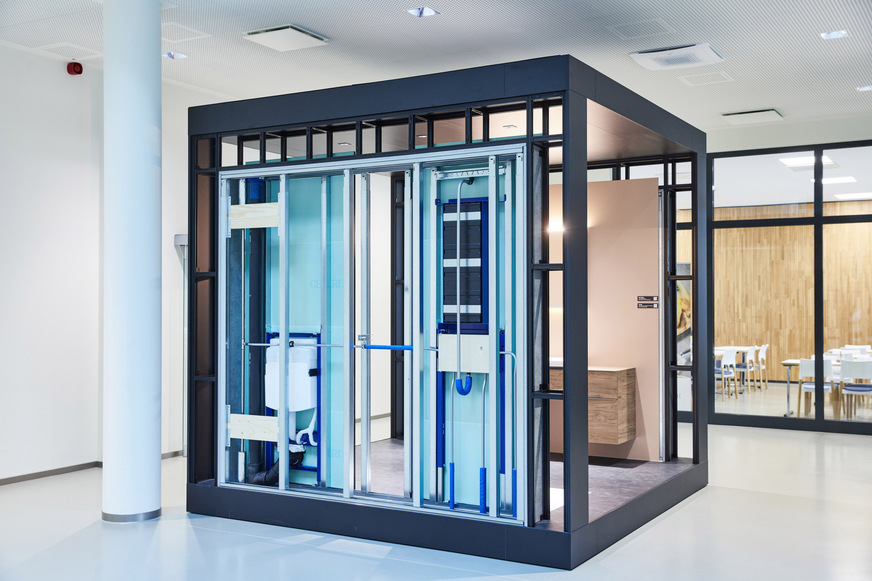 Die unterschiedlichen Lösungen für die verschiedenen Bauaufgaben werden in einem jeweils eigenen Bereich präsentiert.