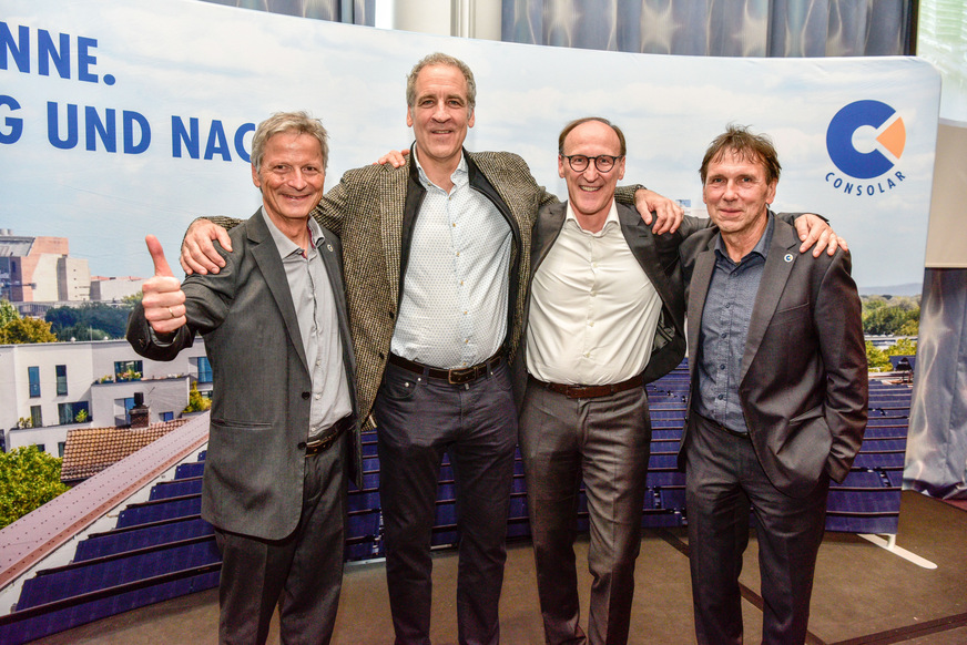 Die aktuelle Geschäftsführung von Consolar: Neben den Gründern Dr. Ulrich Leibfried (1.v.l.), Andreas Siegemund (2.v.l.) und Hans Stork (re.), ist Robert Stoffers (2.v.r.) seit Februar 2024 Teil der Geschäftsführung.