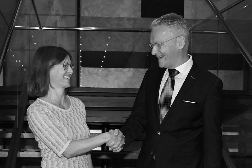 Annett Wettig mit FGK-Vorsitzendem Prof. Dr.-Ing. Christoph Kaup.