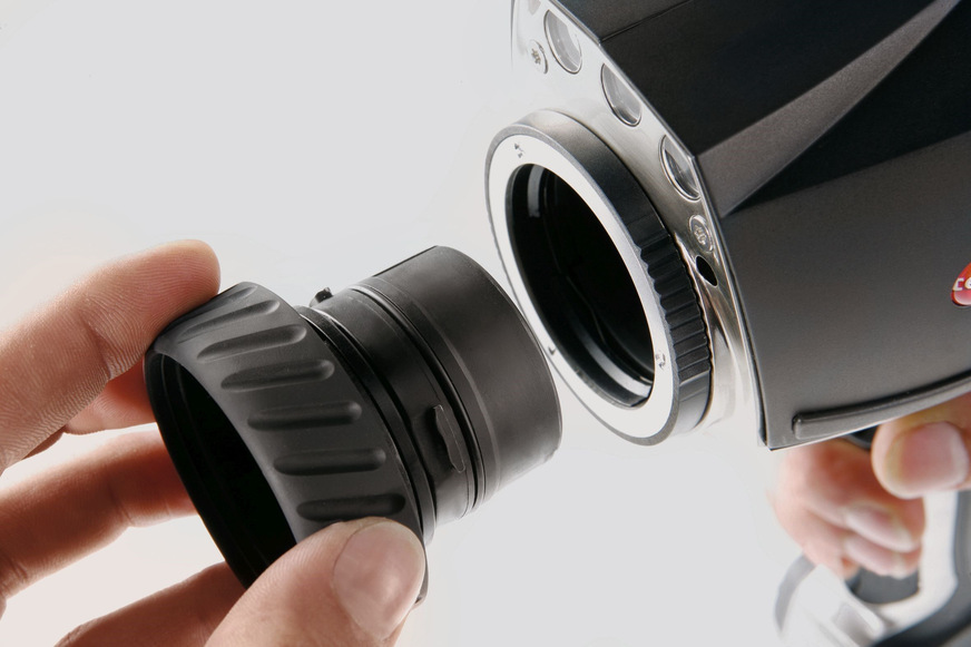 Bild 8 Wechseloptiken ermöglichen eine Erfassung der Gesamtsituation, respektive Detailaufnahmen.