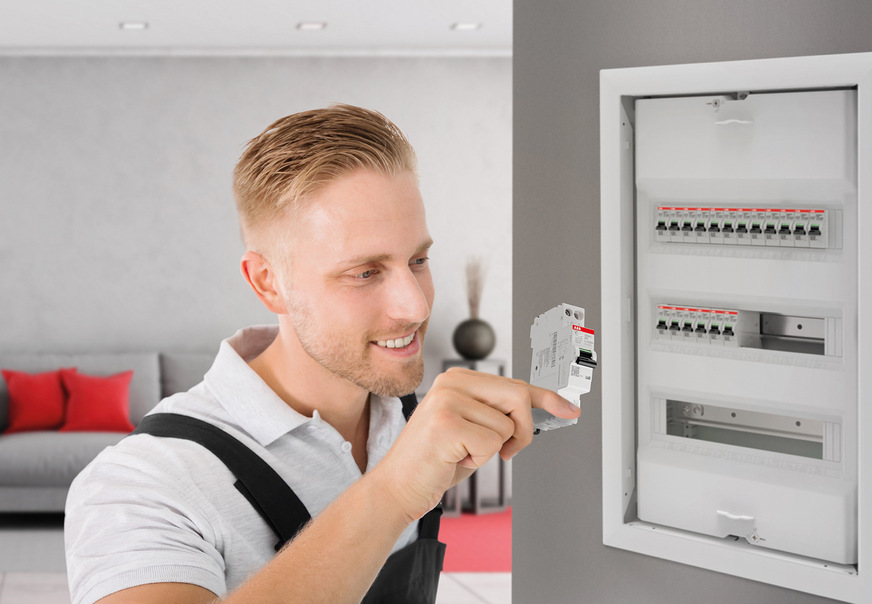 Kompakte Lösungen wie der FI/LS DS301C bieten Elektroinstallateuren heute kombinierten Schutz vor Überstrom und Fehlerströmen auf nur einer Modulbreite.