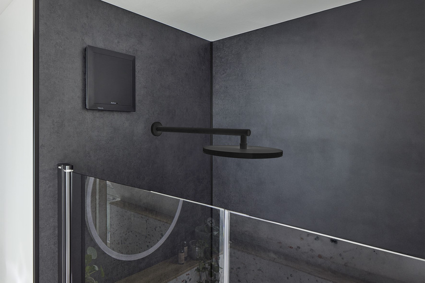 Helios: Designlinie +black der Reihe ELS NFC.