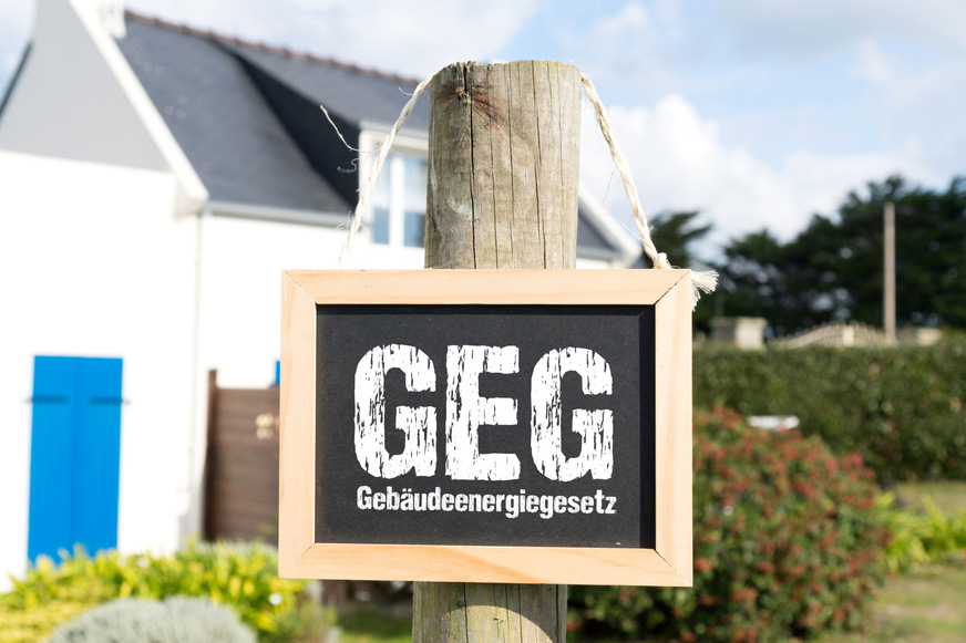 Die Koalition will die letzte GEG-Novelle zurücknehmen und dann ein neues Gebäudeenergiegesetz schaffen. Die Heizungsförderung soll fortgesetzt werden.