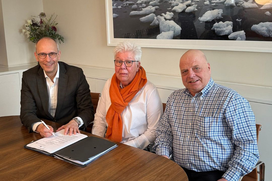 V.l.n.r.: Stefan Falk, Vinci Energies Deutschland Building Solutions, Waltraud Tillack und Carsten Hergert, EPS