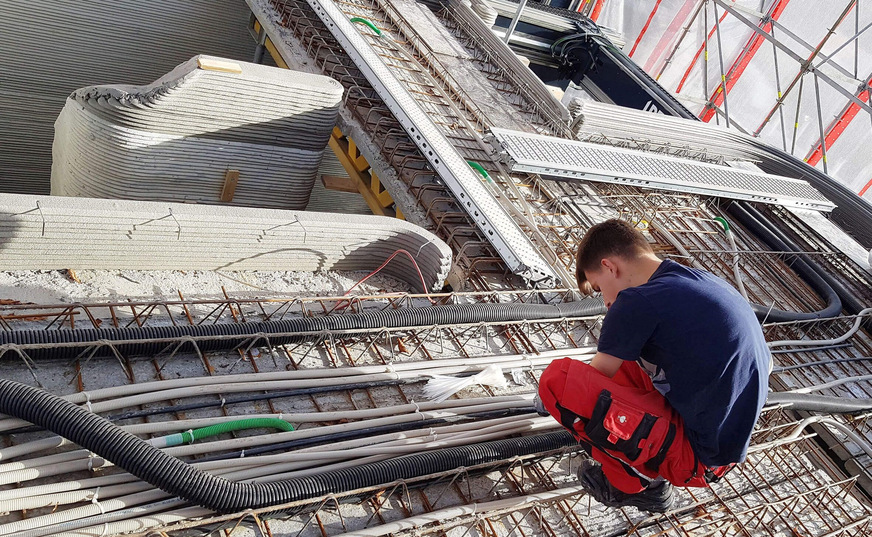 Bild 10 Für die Deckenkonstruktion werden meist Filigran-Stahlbetondecken mit integrierten haustechnischen Installationen verwendet.