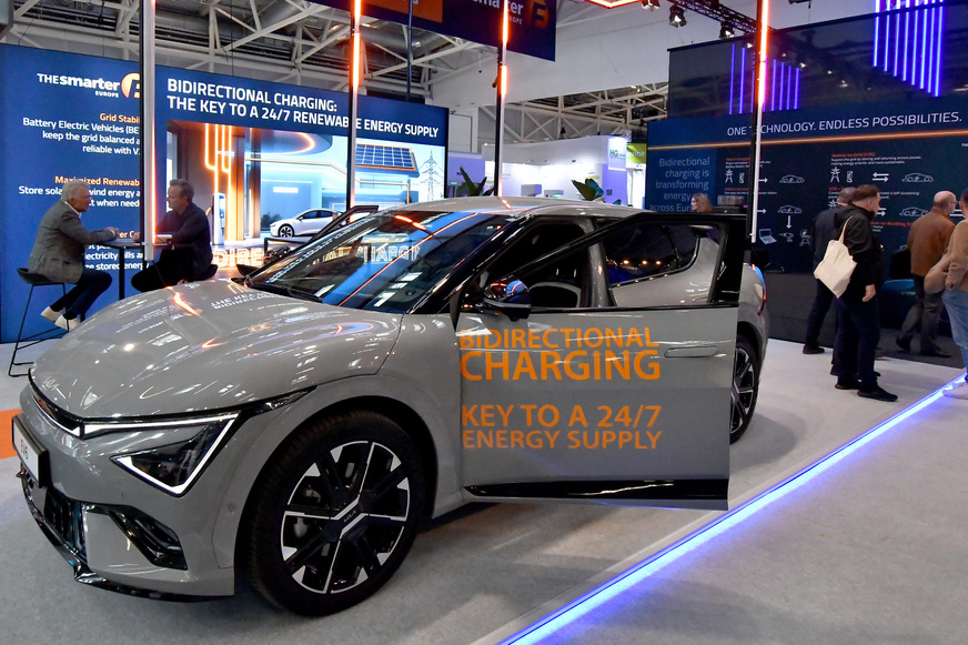 Große Aufmerksamkeit und positive Resonanz für die Sonderschau Bidirektionales Laden.