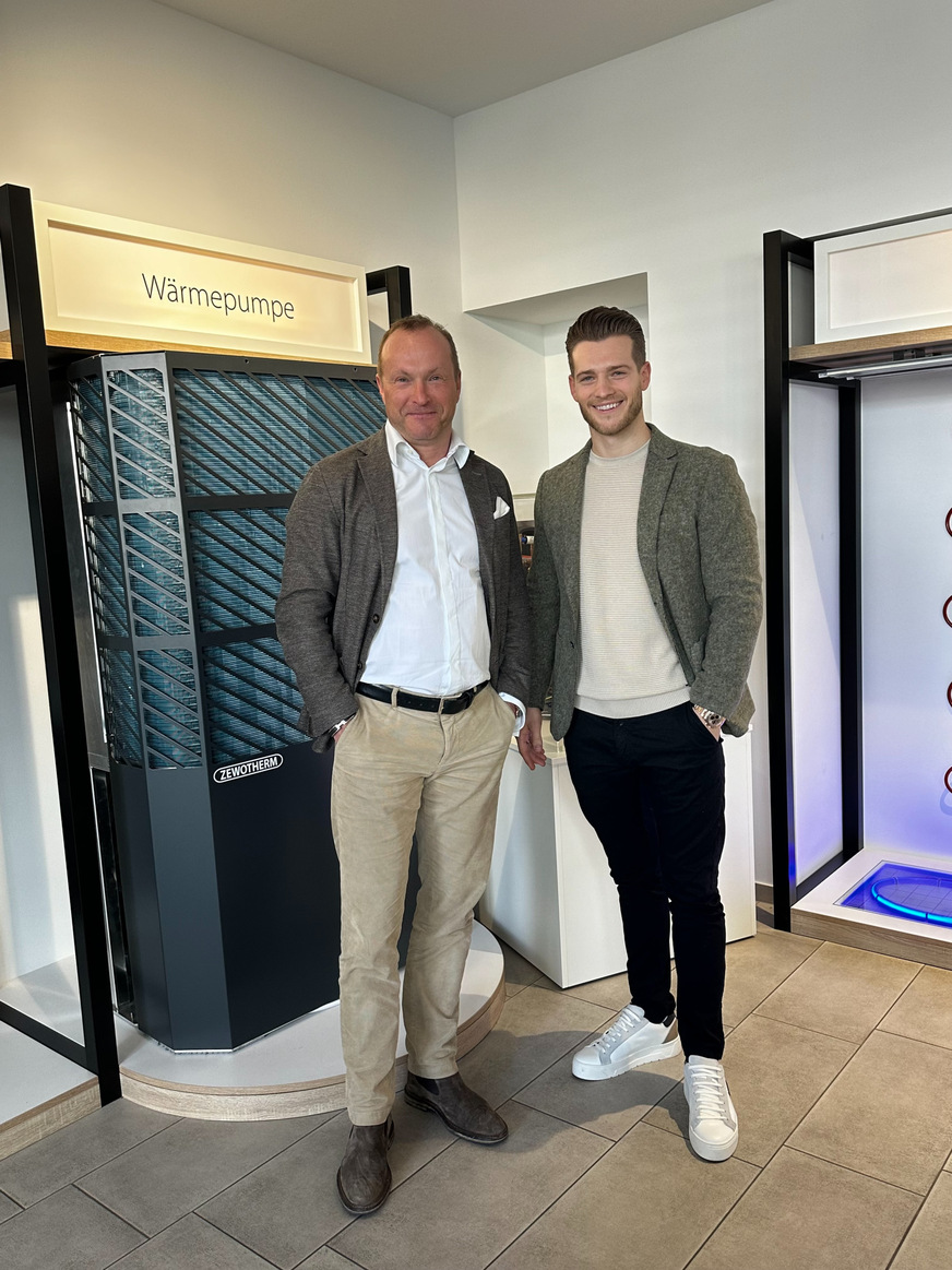 Johannes Ostwald von Solar Süddeutschland (rechts) und Andreas Ziegler von Zewotherm.