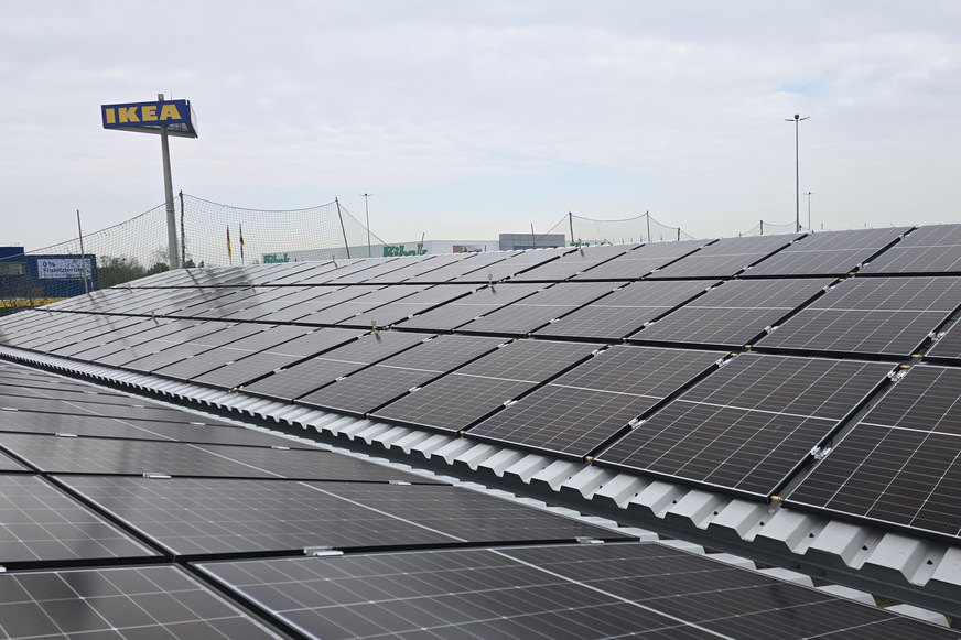 Deutschlands größte Carport-PVT-Anlage.