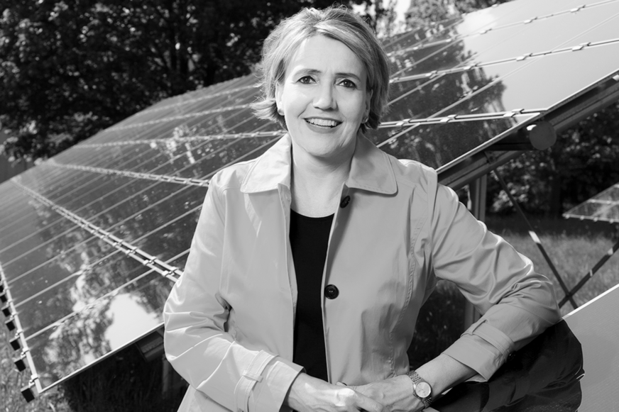 Dr. Simone Peter