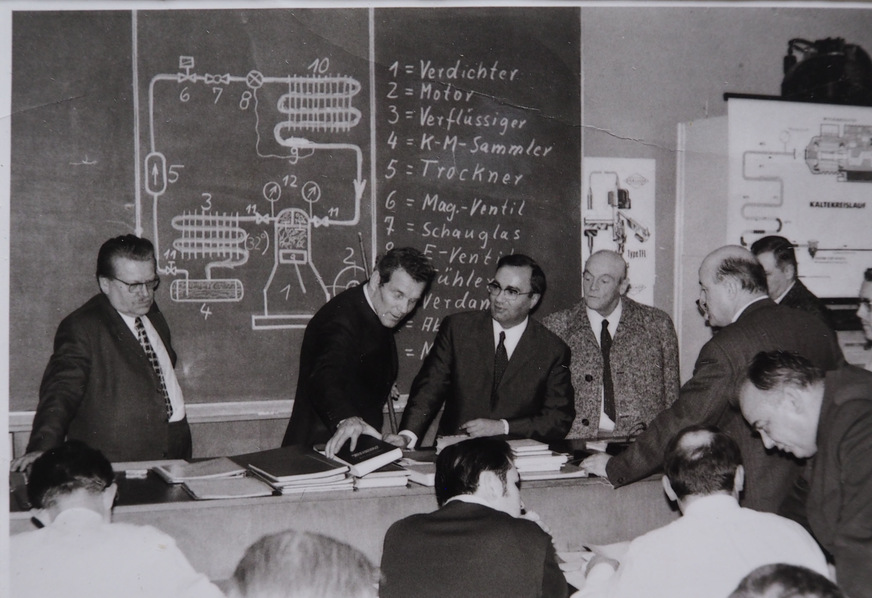 Im Klassenraum der 1970er in der Bundesfachschule.