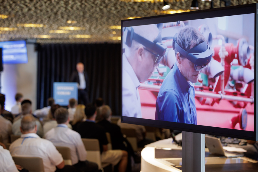 Das Effizienz-Forum 2025 von Condair und Engie Refrigeration in der Allianz Arena München vereinte Expertenvorträge und Austausch. Ein Schwerpunkt lag dabei auf AR-Brillen.