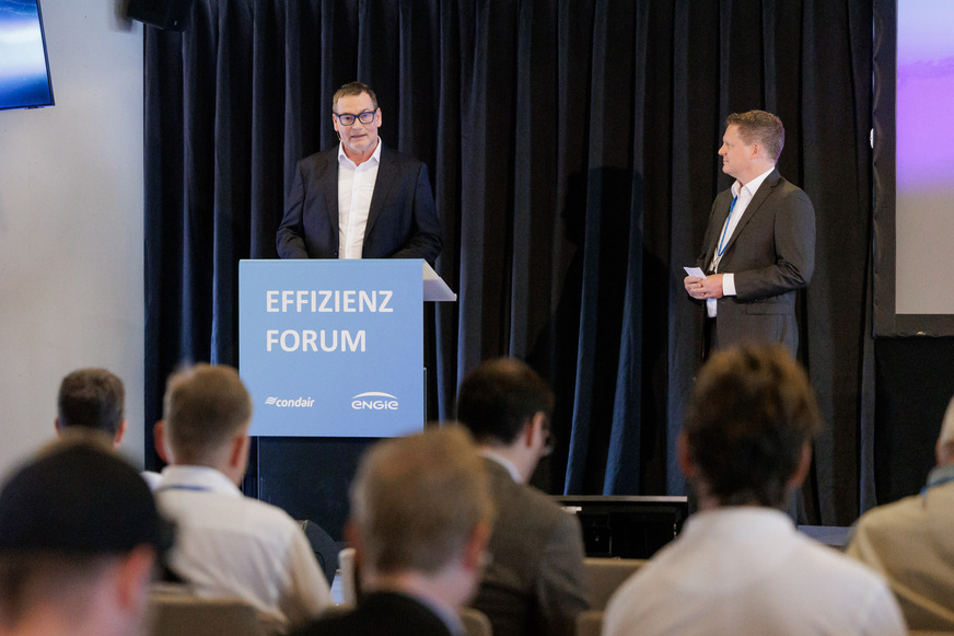Jochen Hornung, Geschäftsführer der Engie Refrigeration (l.), und Philipp von Heimendahl, Head of European Markets bei Condair, begrüßten rund 300 Fachleute beim diesjährigen Effizienz-Forum.