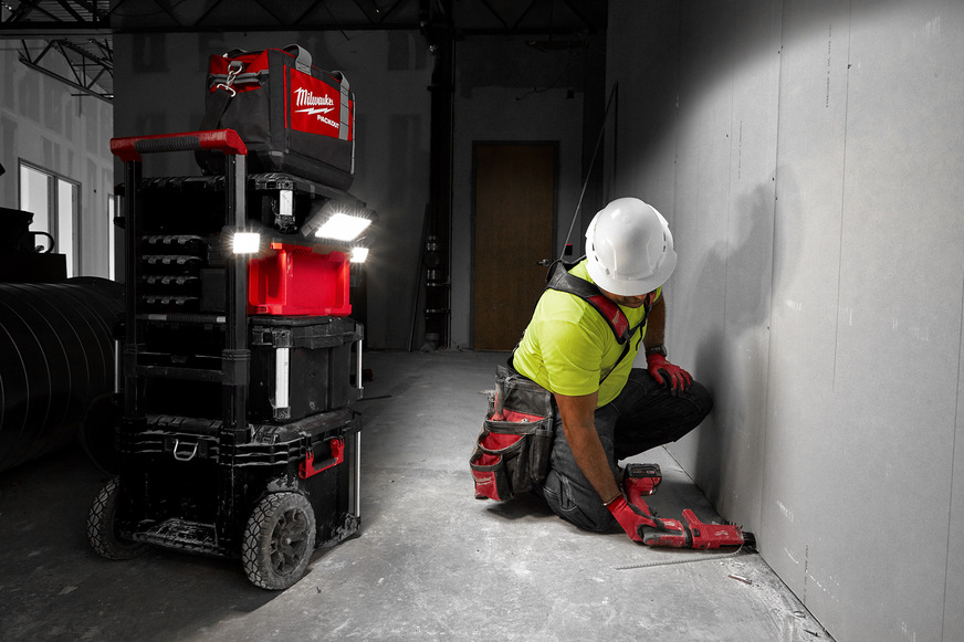 Bild 4 Praktisch sind auch an mobilen Werkzeug-Trolleys flexibel angebrachte LED-Strahler.