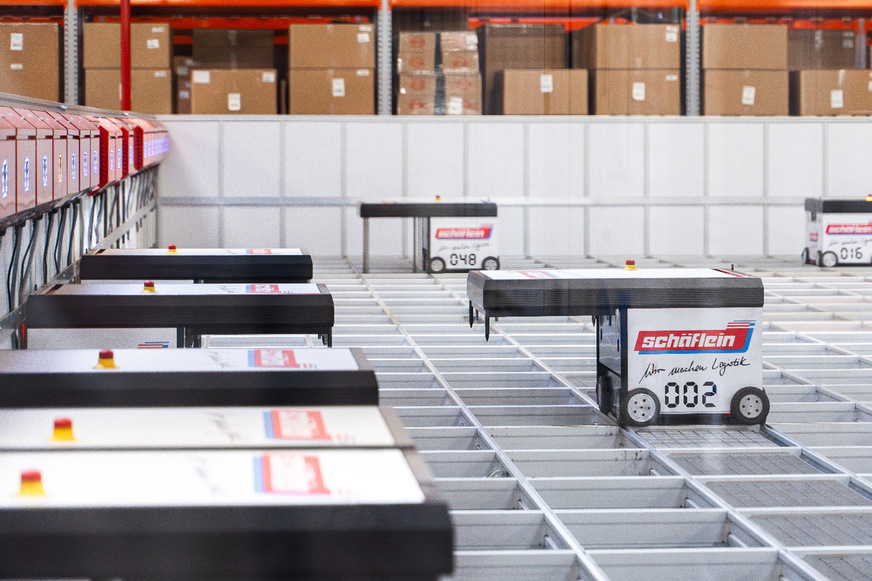 Herzstück des Logistikzentrums ist der vollautomatisierte Autostore, der für besonders effiziente Abläufe am Standort Gerolzhofen sorgt.