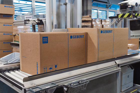 Die optimierte Verpackung für die Dusch-WCs AquaClean Mera und Sela Round im Vergleich mit der alten.