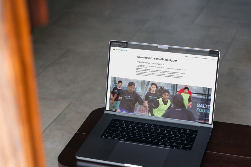 Die Salto Foundation stellt eine strategische Weiterentwicklung der bisherigen sozialen Aktivitäten von Salto Wecosystem dar und stärkt die Rolle des Sports als Katalysator für Veränderung.