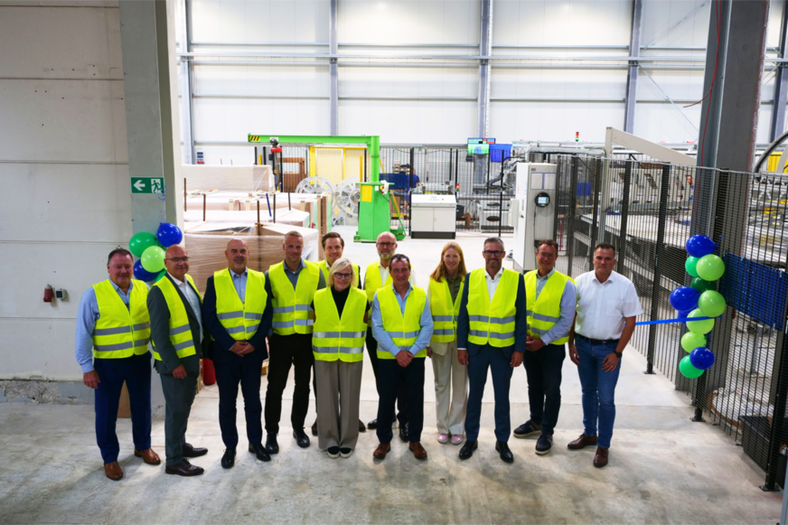 Von links: Jeff Bayley (VP Sales Area North America), Christian Olin (CFO), Björn Erlingsson (CCO), Robert Andersson (VP Business Area Room Units), Viktor Heimer (Group Strategy Execution Director), Eva Karlsson (VP Business Area Air Handling, Cooling & Heating), Robin Vollert (VP Sales Area Northern Europe), Xavier Marlier (CSO), Sofia Rudbeck (CMO), Andreas Örje Wellstam (CEO der Swegon Group), Jos van Gelder (Managing Director HC Groep), Stefan Steckel (Head of Operation and Procurement)