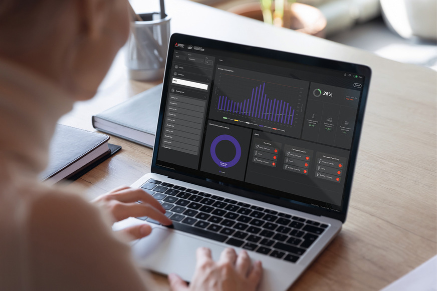 Schritt für Schritt: In Form eines Online-Seminars lernen Teilnehmende die sichere Handhabung und Einrichtung der Mitsubishi Electric System- und Cloud-Steuerungen kennen.