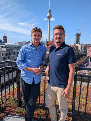 von links: Rytis Jakubauskas, Geschäftsführer Comgy, und Cyril Sailly, Geschäftsführer Advizeo.