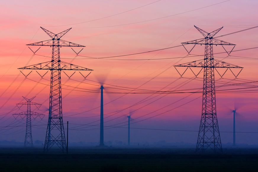 Verändert sich ein drehender Faktor beim Strom, hat auch die JAZ einen Einfluss, wie stark sich die Energiekostendifferenz ändert.