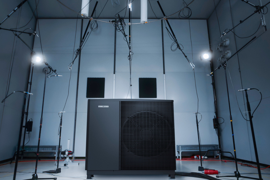 Eines der ersten Modelle der wpnext-Wärmepumpen im Schalllabor.