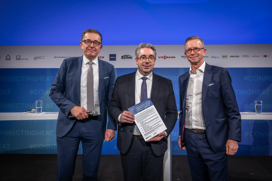(v.l.:) Michael Hilpert, Stefan Rouenhoff, Jan Brockmann bei der Deutschen Wärmekonferenz 2025 #connectingheat am 15.10.2025.