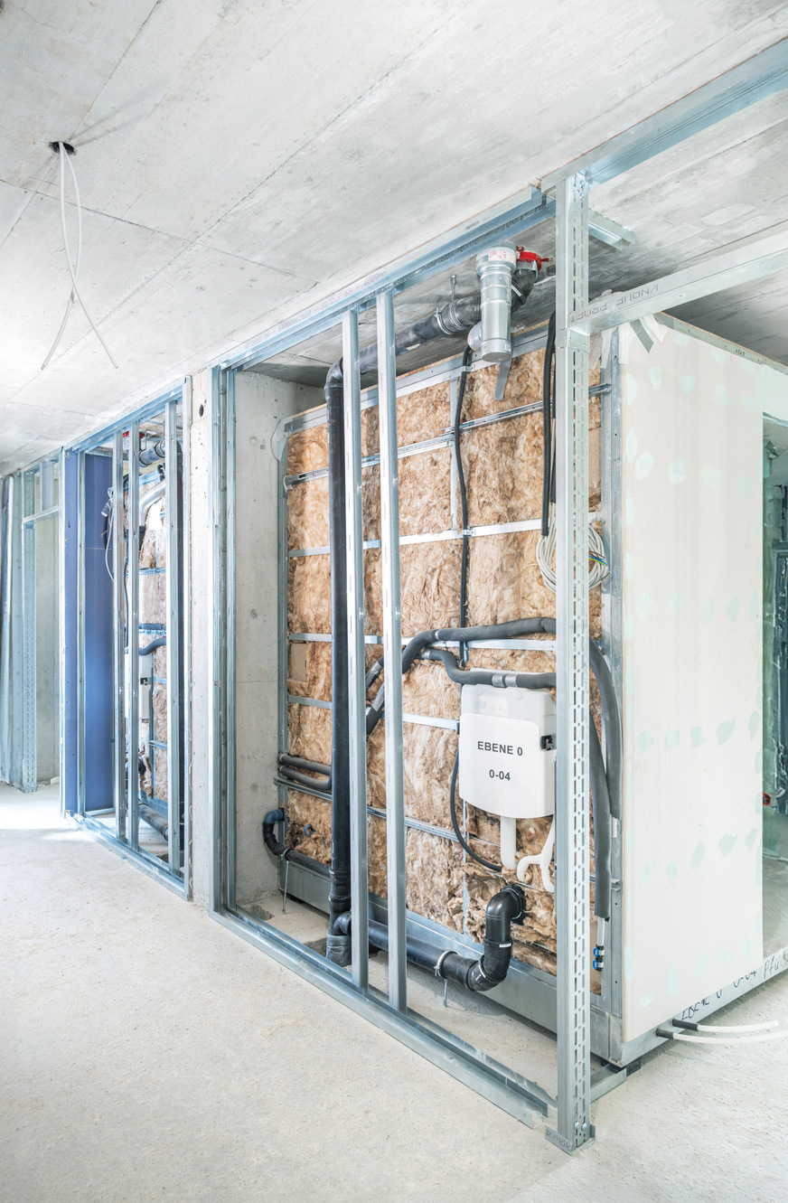 Dank passgenauer Schnittstellen erfolgt die Installation der Module an die Geberit-Systeme schnell, sicher und ohne Nacharbeiten.