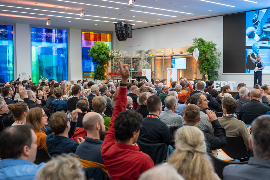 An dem von Zukunft Altbau organisierten Herbstforum Altbau nahmen über 1000 Fachleute aus Architektur, Energieberatung, Planung und Handwerk teil – 450 vor Ort, der Rest online.