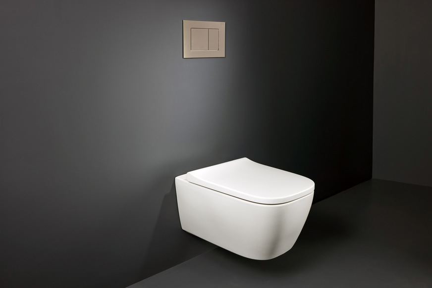 Am WC-Platz steht die spülrandlose TurboFlush-Spültechnik nun auch für die eckigen Modelle des Renova WCs und des iCon-WCs zur Verfügung und komplettieren damit das Geberit WC-System. Ergänzt werden diese Neuerungen durch die Erweiterung der Farbpalette der Sigma40 Betätigungsplatte und der Typ40 Abdeckplatte um mehr als 50 metallische Oberflächen.