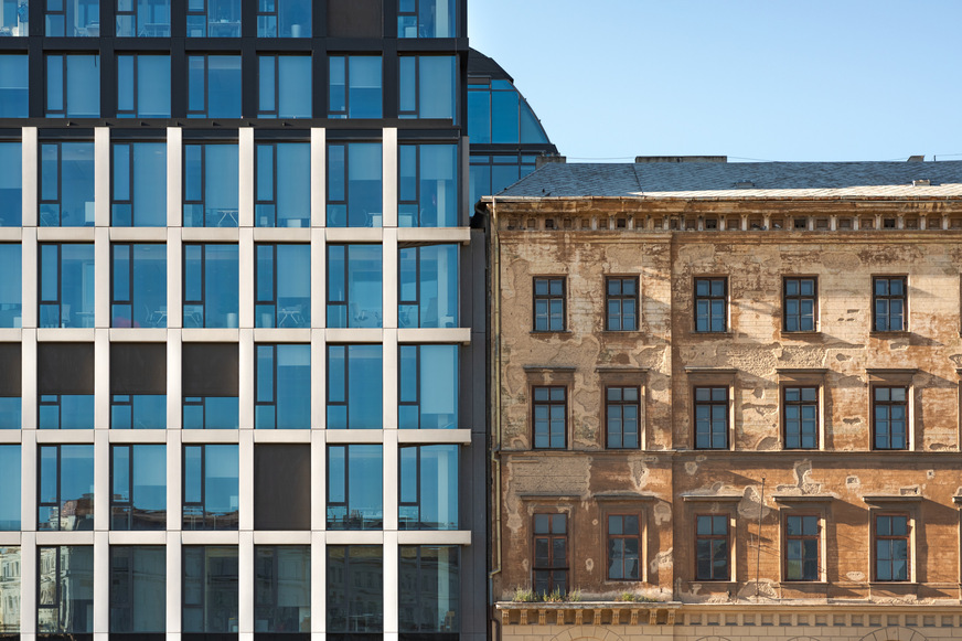 Gebäude werden über Jahrzehnte genutzt. Ohne zukunftsfähige Ausstattung steigen die Kosten für Betreiber und Nutzer langfristig.