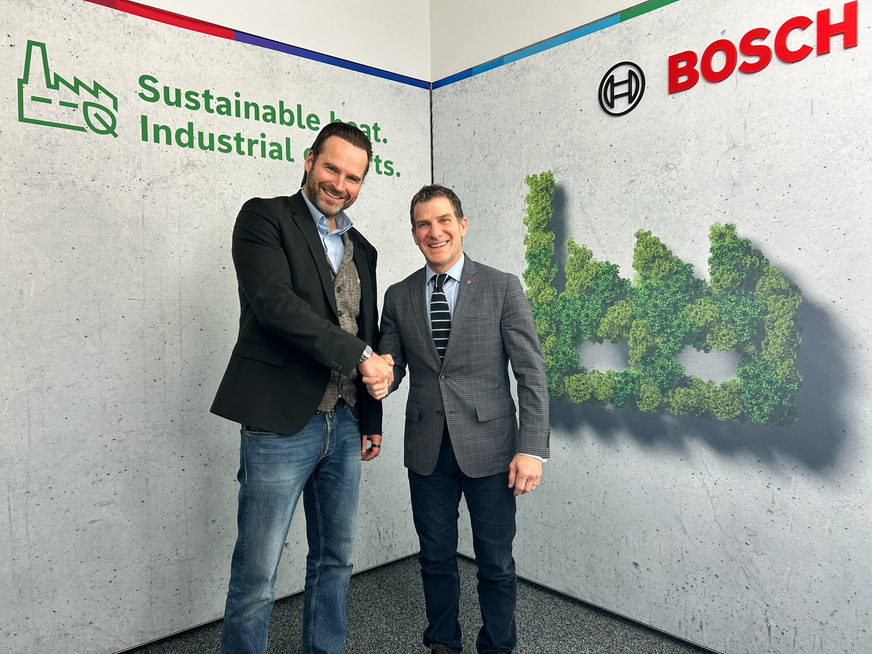 Marc Heinrichsdorff (links), Geschäftsführer Bosch Industriekessel, und Robert Presser, Geschäftsführer A.E.P. Thermal, bündeln die Kompetenzen beider Unternehmen mit dem Ziel, innovative Power-to-Heat-Lösungen für Prozess- und Fernwärmeerzeugung zu etablieren.