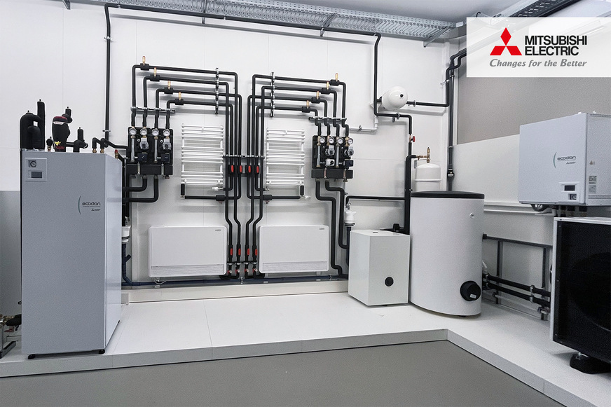 Im neuen Schulungszentrum von Mitsubishi Electric sind die Wärmepumpen als Komplettsystem aufgebaut, sodass Monteure sich optimal auf den Praxiseinsatz vorbereiten können.