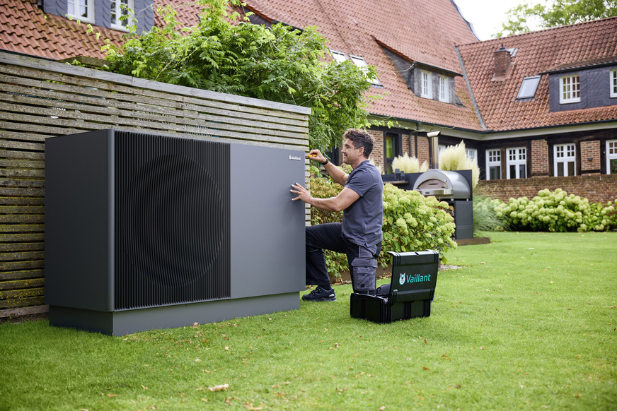 Bild 8 Einzel-Wärmepumpen mit Heizleistungen ab etwa 15 kW sind für einen Großteil der energetisch sanierten Mehrfamilienhäuser geeignet.