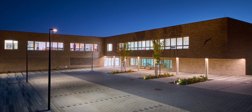 Bild 1 Vorzeigebeispiel für den zukunftsfähigen Schulbau: Die Frida-Kahlo-Schule in Schweich, Rheinland-Pfalz, verbindet moderne Sonderpädagogik mit barrierefreier Architektur und integrativen Raumkonzepten.