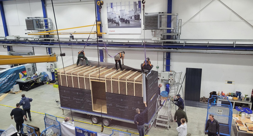 Mitarbeiter der Atlas Copco Group haben im November 2025 die Aktion Little Home für obdachlose Menschen tatkräftig unterstützt.