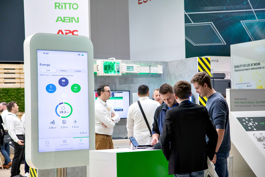 Bild 3 … sowie die Haus- und Gebäudeautomation. Der Fachbesucheranteil aus Planungsbüros ist auf der Light + Building stets sehr hoch.